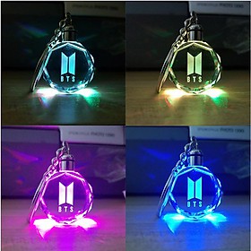 Móc khóa in hình BTS phát sáng đổi nhiều màu