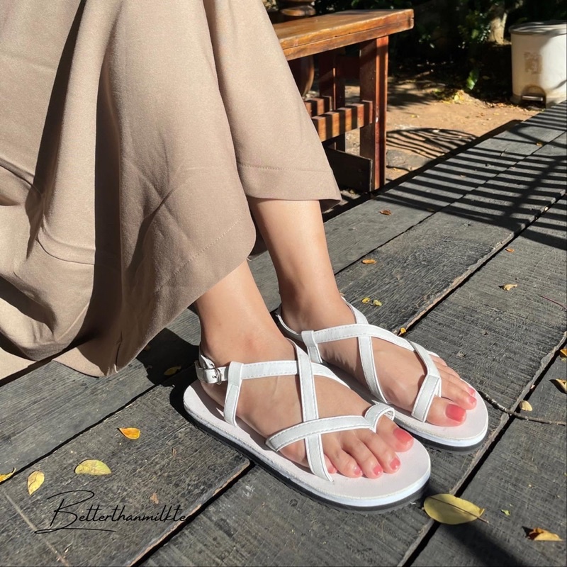 [May] Giày Sandals của Tháng Năm quai trắng xinh lắm