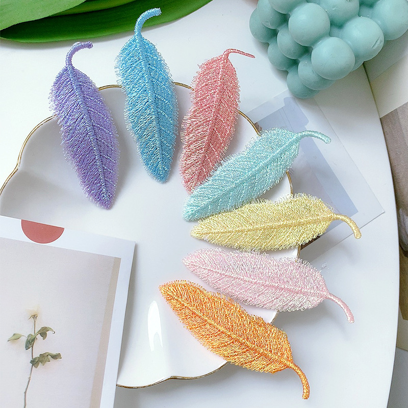 Kẹp tóc BB hình chiếc lá thêu họa tiết lông vũ phong cách Hàn Quốc