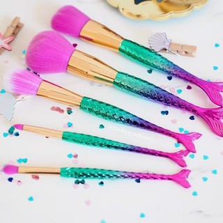 Set cọ trang điểm Tarte Minutes To Mermaid Brush Set