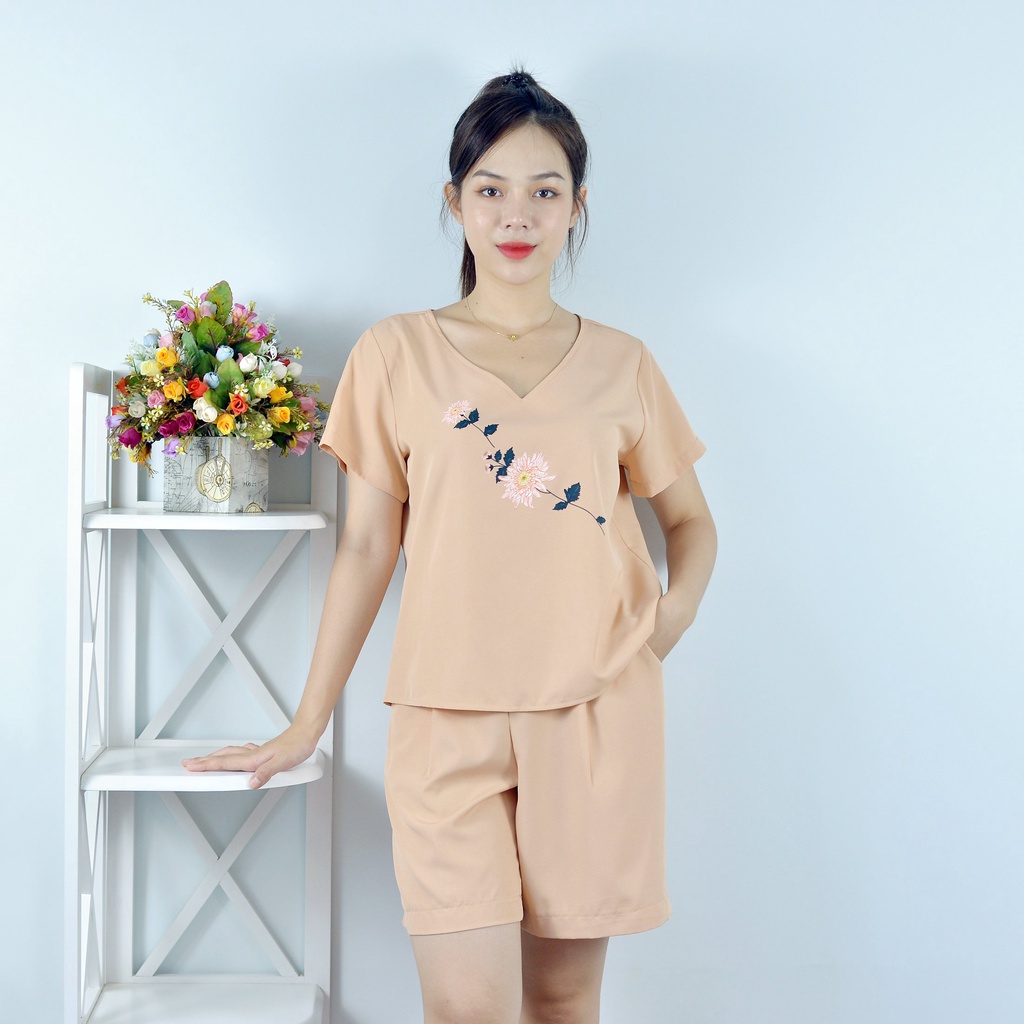 Bộ đồ nữ MÀU VÀNG DA CỔ TIM IN HOA  - vải lụa cao cấp - Cực Kì Sang Chảnh