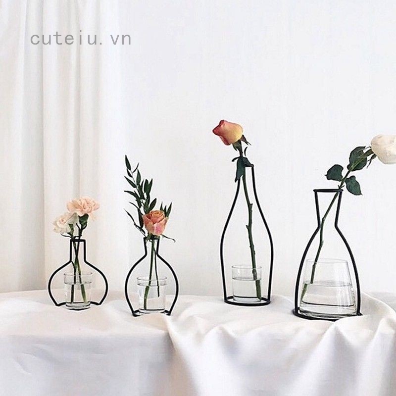 Bình hoa kim loại màu đen độc đáo phong cách cổ điển