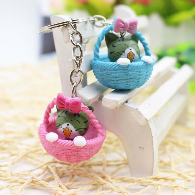 Móc chìa khóa mèo con trong giỏ màu sắc móc khóa kitty keychain dễ thương