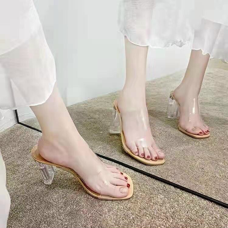 Giầy Quỳnh
