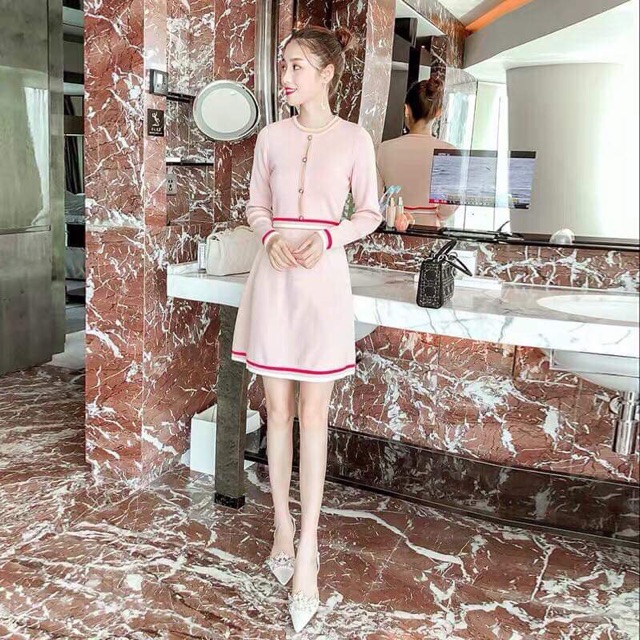 Váy len dáng xoè phối viền nổi bật | BigBuy360 - bigbuy360.vn