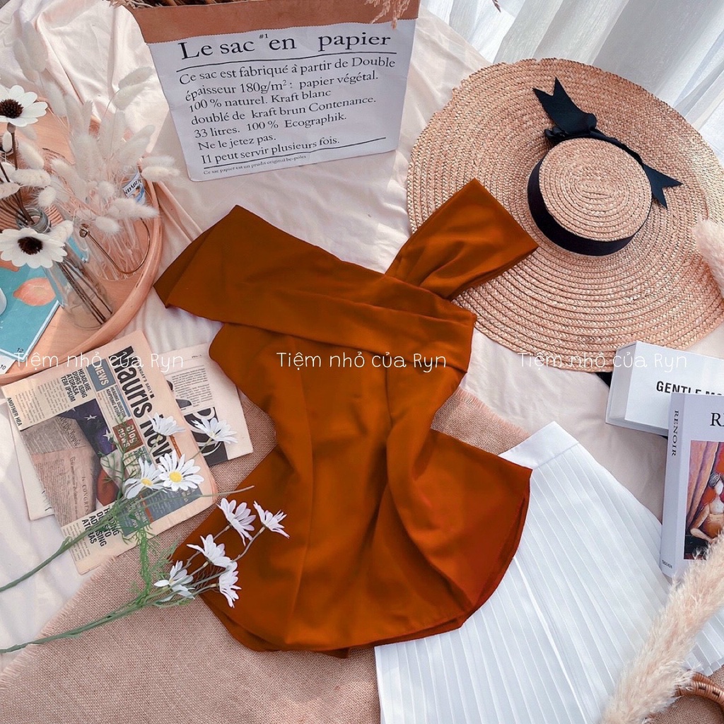 Set áo lệch vai mix chân váy xếp ly nhẹ nhàng, tiểu thư và thanh thoát cho những cô nàng công sở nhà Ryn | BigBuy360 - bigbuy360.vn