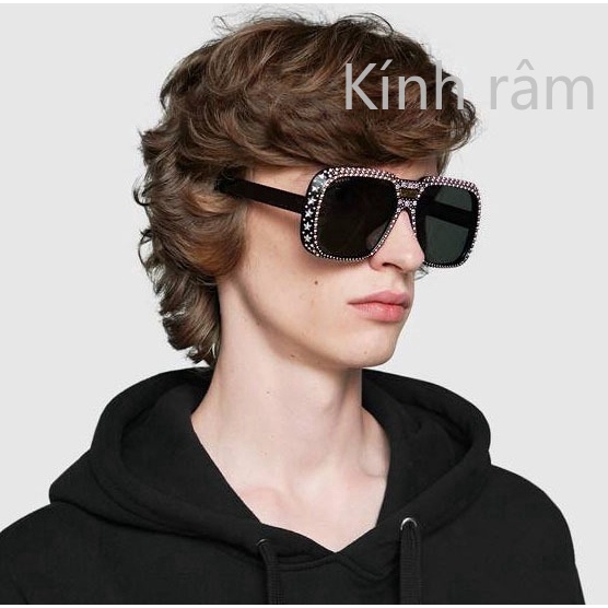 Kính mát tráng gương sang trọng cho nữ