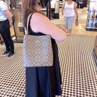 Túi Coach small Bucket