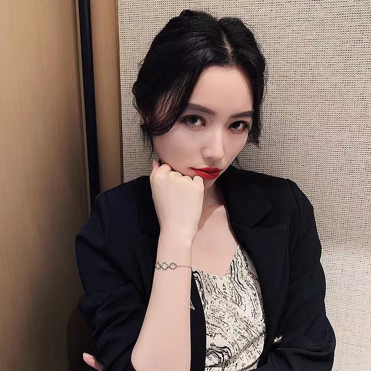 Vòng Tay Kim Loại Thiết Kế Cổ Điển Sang Trọng Chất Lượng Cao
