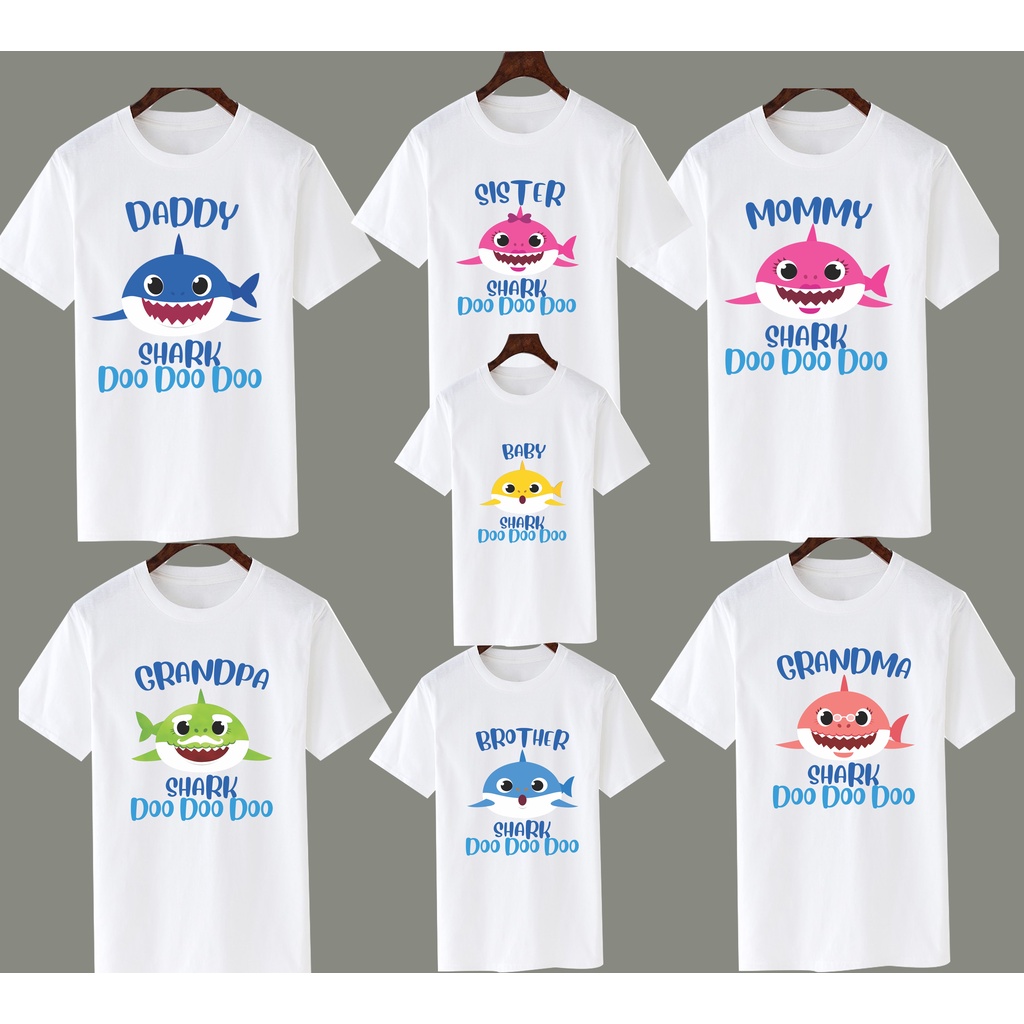 Áo thun trắng đại gia đình ÔNG , BÀ , BỐ , MẸ , CHỊ GÁI , ANH TRAI , EM BÉ , IN CÁ MẬP -BABY SHARK  đủ size