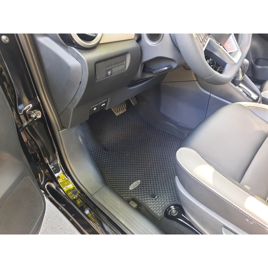 Thảm Lót Sàn Ô Tô KATA Cao Cấp Cho Xe Nissan Almera  - Không mùi, Không ẩm mốc, Dễ dàng vệ sinh