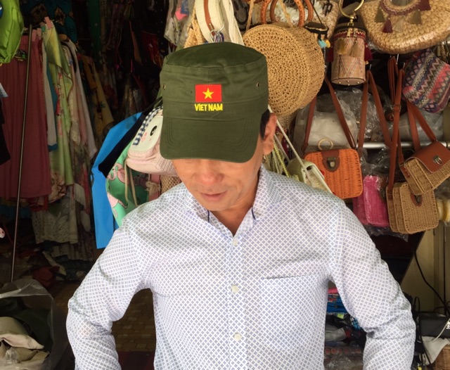 Nón Lưỡi Trai/ Mũ Kết Logo Thêu Việt Nam Cho Du Khách - Quà Tặng Du Lịch Việt Nam - Lucky Girl shop