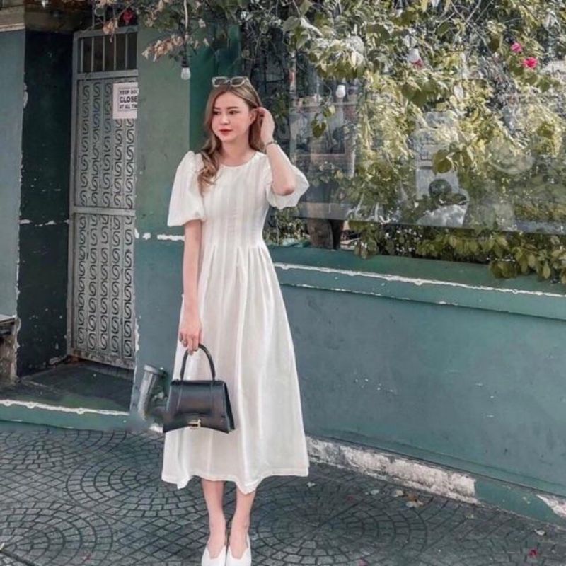 Váy cổ tròn xếp ly eo
