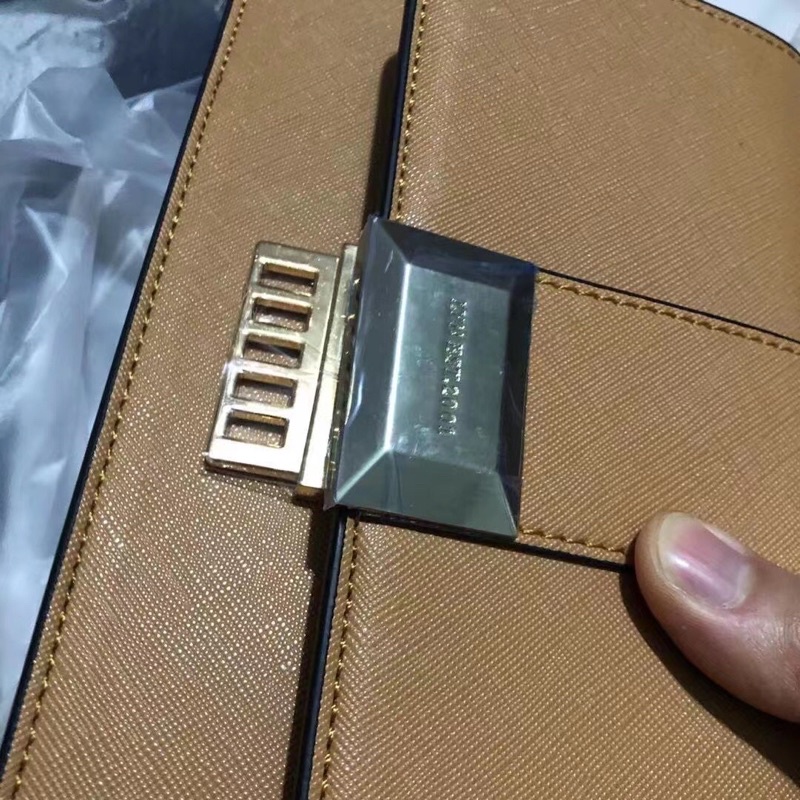 𝐓𝐮́𝐢 𝐋𝐘𝐍 𝐤𝐡𝐨𝐚́ 𝐯𝐮𝐨̂𝐧𝐠 đ𝐞𝐨 𝐜𝐡𝐞́𝐨