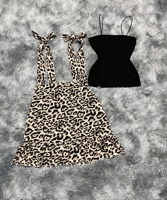 [ Mã FAMAYWA2 giảm 10K đơn 50K] Sét yếm beo+ áo dây borip ( có quần trong) | BigBuy360 - bigbuy360.vn