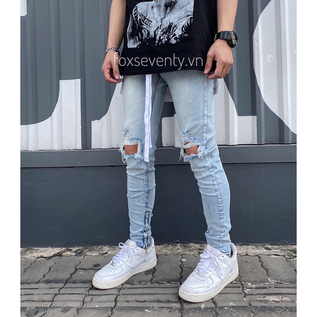 Quần Jean Nam Rách Gối Có Zipper(Khóa Kéo Ống Quần) Màu Xanh Nhạt Đẹp, Form Skinny, Tặng Kèm Dây Drawstring, Streetstyle