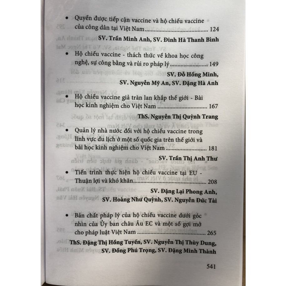 Sách - Một số vấn đề pháp lý về hộ chiếu vaccine