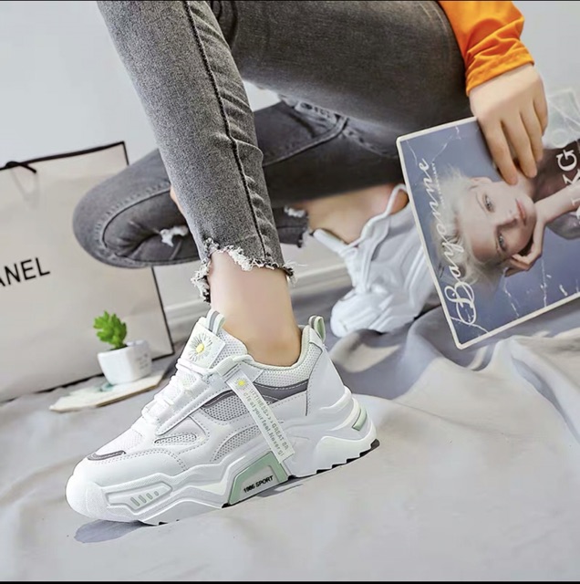 Giầy thể thao nữ mẫu mới siêu hót