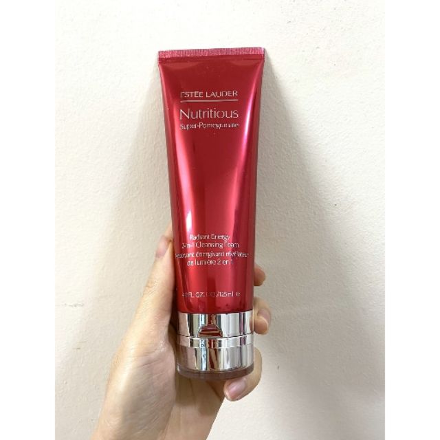 SỮA RỬA MẶT LỰU ĐỎ MỚI ESTEE LAUDER NUTRITIOUS SUPER_POMEGRANATE RADIANT ENERGY 2-IN-1 CLEANSING FOAM