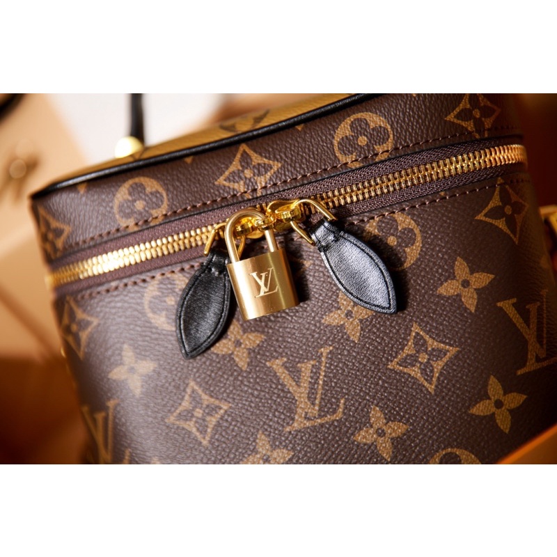 Túi cốp LV vanity bản super da thật fullbox nguyên seal