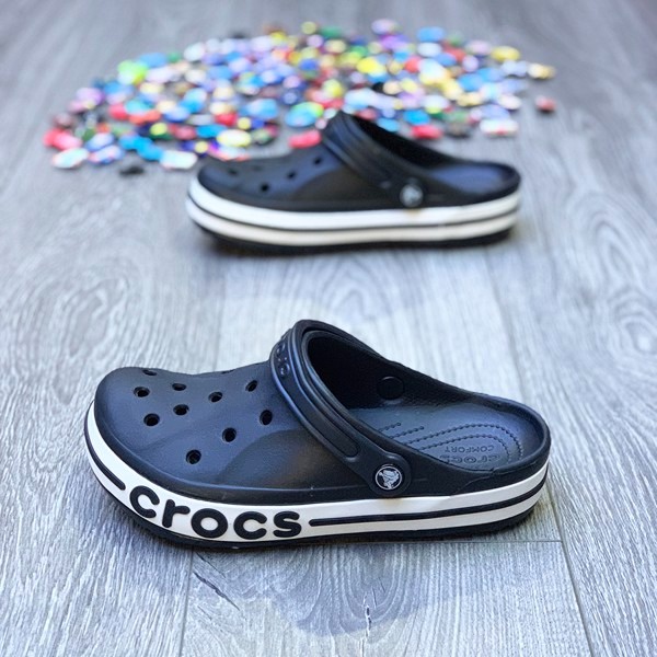 Giàydép Cross đế bánh mì màu đen viền trắng tặng thêm 12 sticker cross