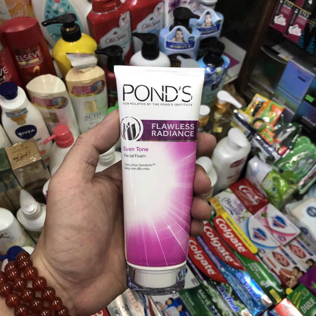 SỮA RỬA MẶT TRẮNG DA CAO CẤP POND'S FLAWLESS WHITE (100G)