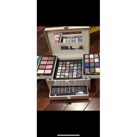 Set Trang Điểm Tiện Lợi Thiết Kế Đẹp Mắt. | BigBuy360 - bigbuy360.vn