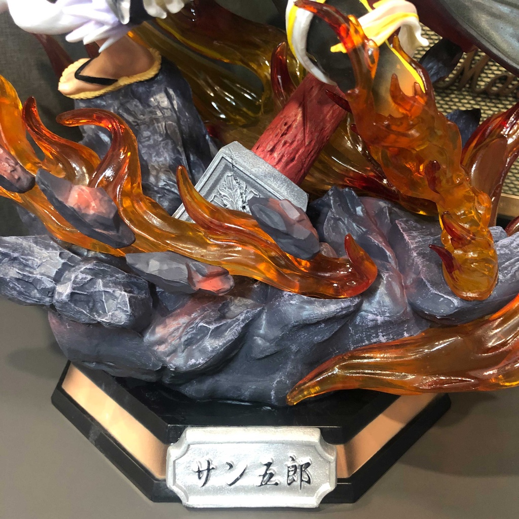 Figure / Mô hình Vinsmoke Sanji 36 cm có LED