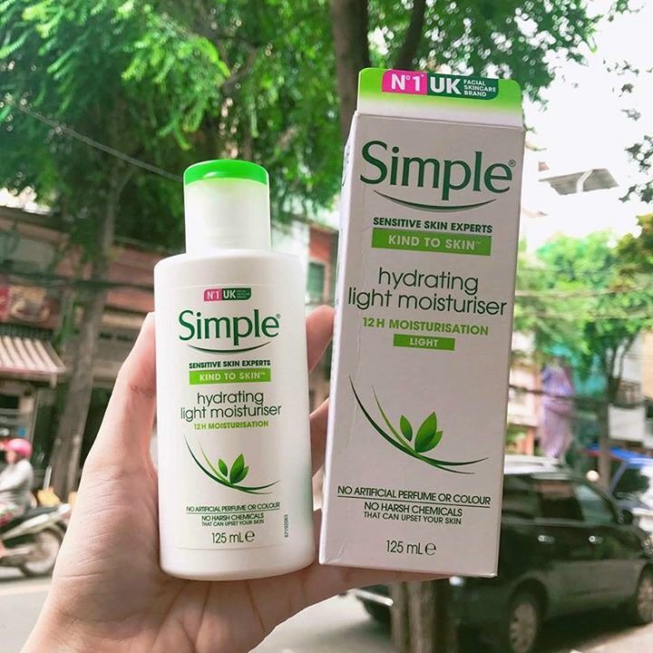 Kem dưỡng da Simple Kind To Skin Hydrating Light Moisturiser | BigBuy360 - bigbuy360.vn