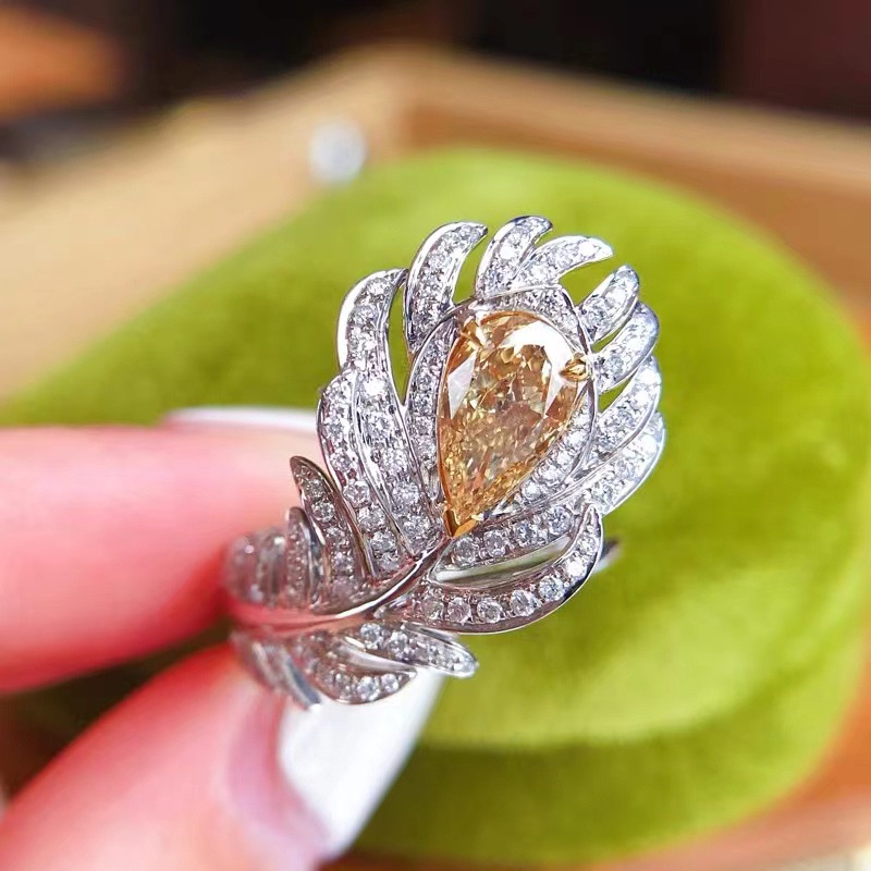 Nhẫn dạng hở hình lông công nhỏ đính đá zircon màu đỏ cao cấp phong cách sang trọng cho nữ
