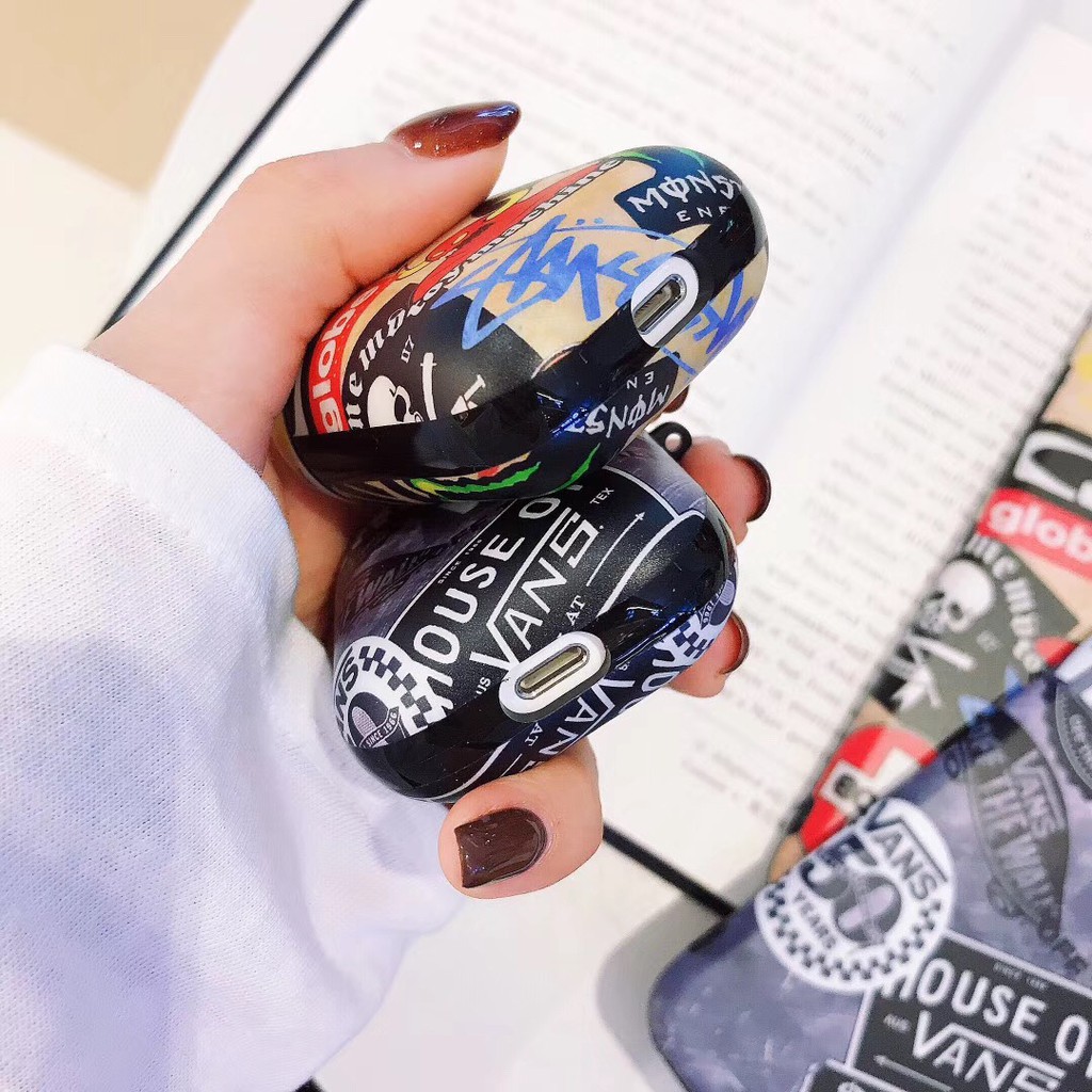 Vỏ bảo vệ hộp sạc airpods 1/2 in hình vans cá tính độc đáo | BigBuy360 - bigbuy360.vn
