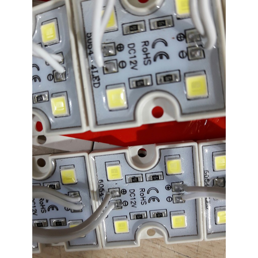 LED 4 bóng 5054 đế nhựa kích thước 35x35mm làm chữ quảng cáo,trang trí.