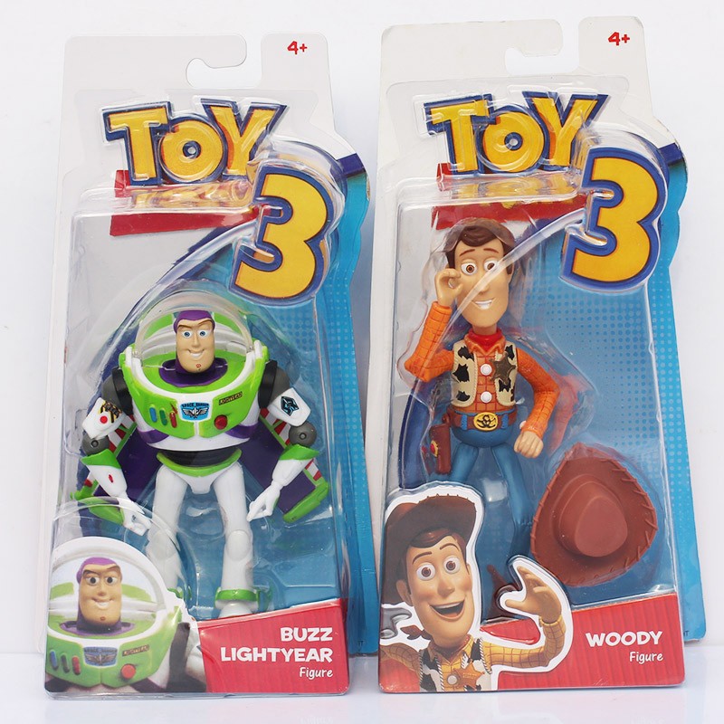 Mô hình nhân vật Buzz Lightyear và Woody trong phim Câu chuyện đồ chơi 3 chạy