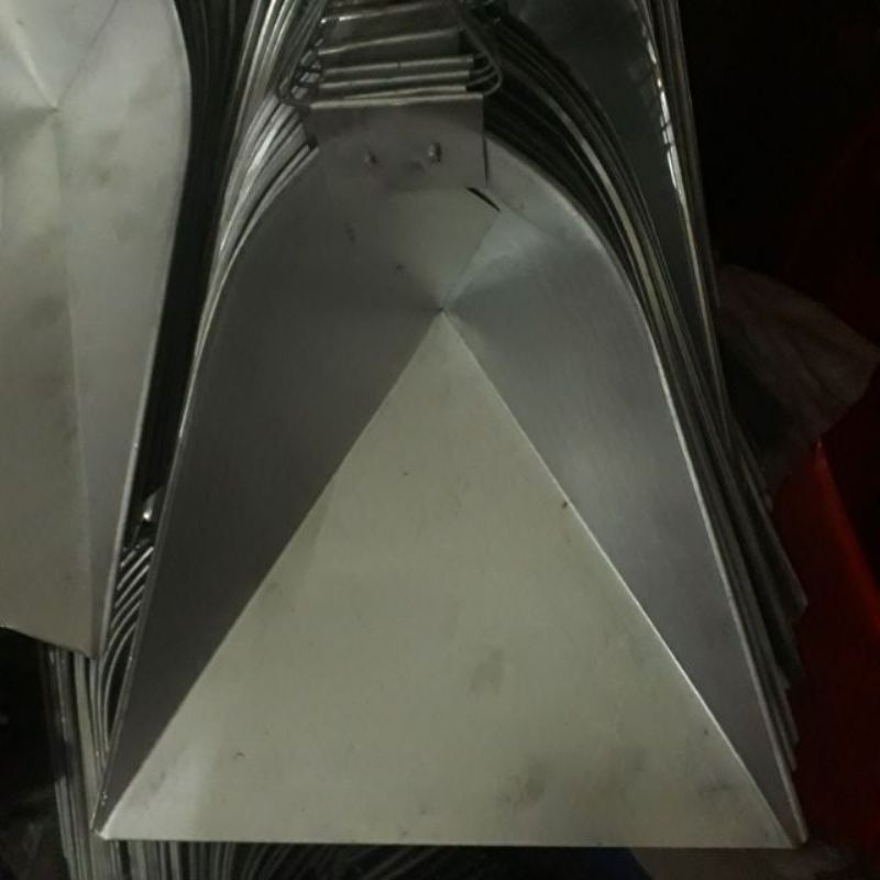 Hót rác bằng tôn siêu bền bảo hàng 10 năm