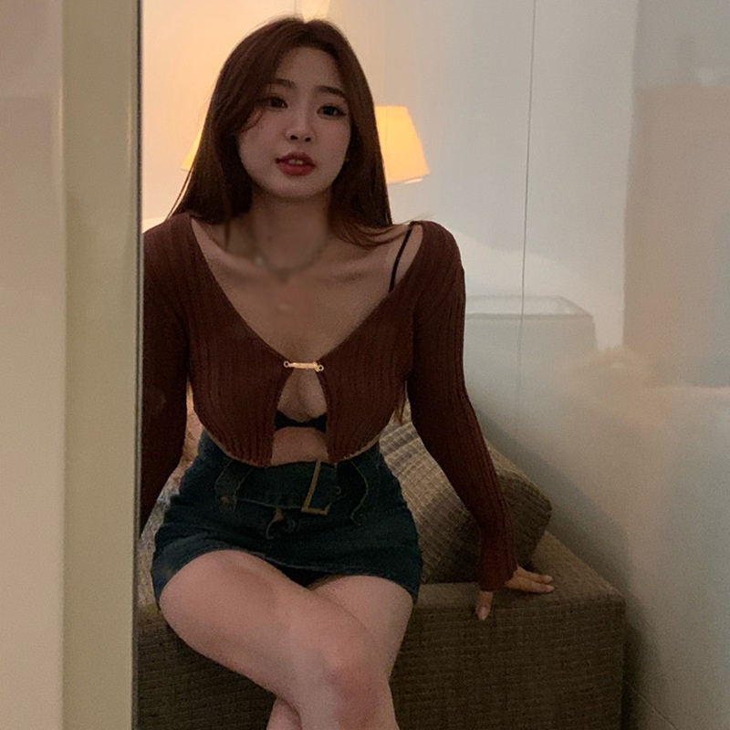 Áo cardigan MURIOKI ngắn ôm dáng cổ chữ V tay dài phong cách thời trang 2022 cho nữ