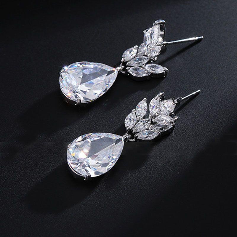 Khuyên Tai Dáng Dài Đính Đá Pha Lê Nhân Tạo Thời Trang