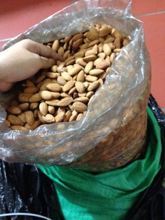 Hạnh nhân chưa rang tách vỏ 1kg