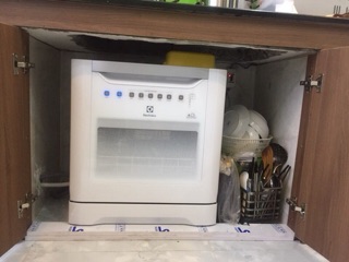 Electrolux - Máy rửa chén để bàn ESF6010BW