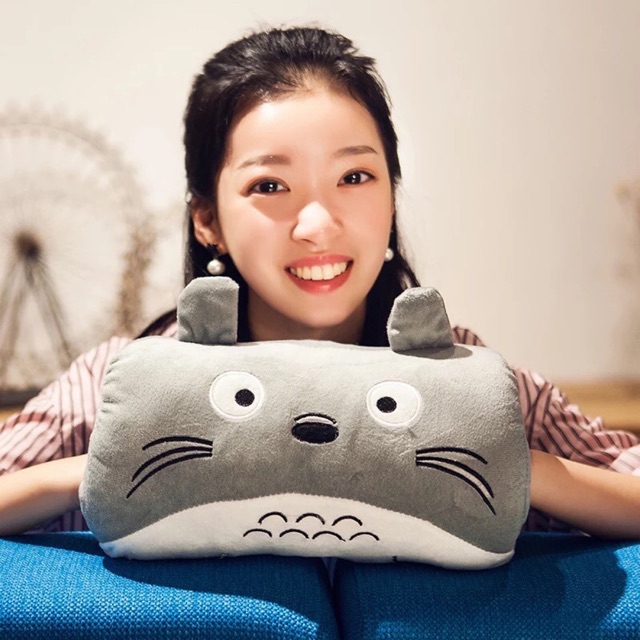 Gối ủ tay Totoro