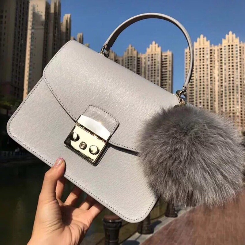 Túi Furla Metropolis quai xách tay, túi da nữ hàng hiệu đeo chéo đủ size đi làm, đi chơi, đi tiệc đẹp mới 100%