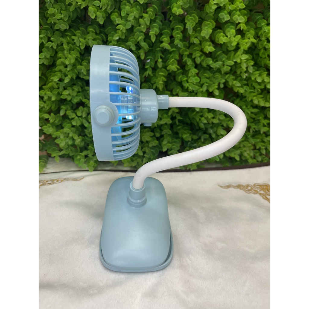 Quạt Mini Kẹp Tích Điện Clip Fan Siêu Tích Điện Tiện Lợi, Thuận Tiện Sử Dụng, Thiết Kế Thông Minh Góc Quay Quạt 360 Độ.