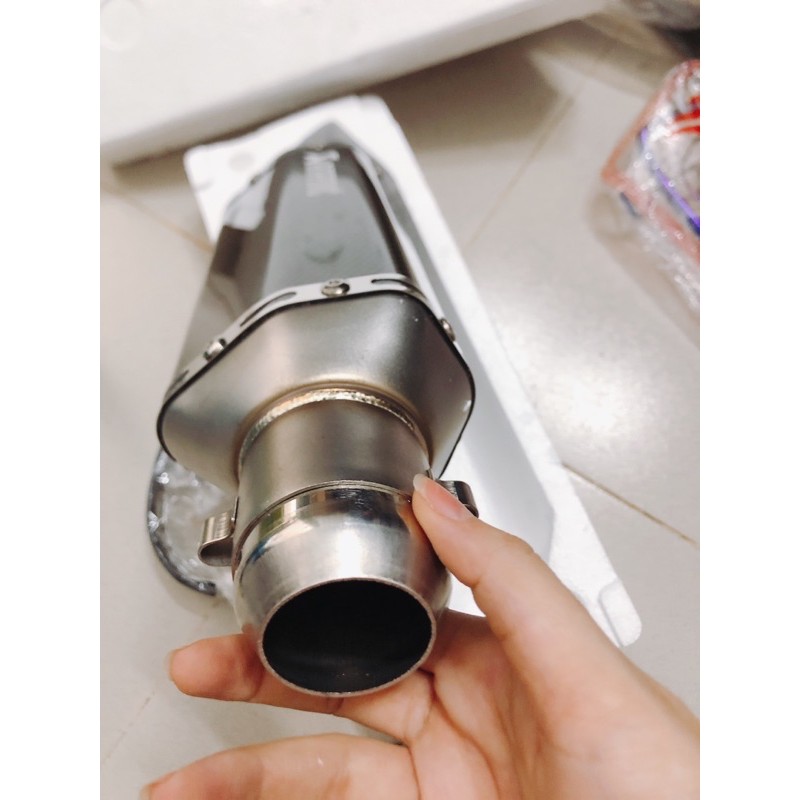 PÔ AKRAPOVIC CACBON CAO CẤP LOẠI 1 GẮN MỌI LOẠI XE