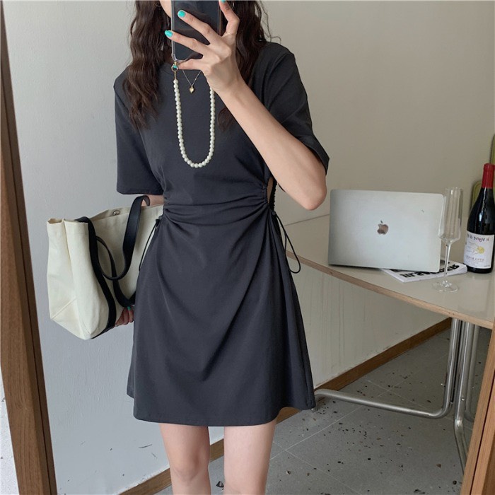 Váy trendy cut out phần eo siêu cá tính