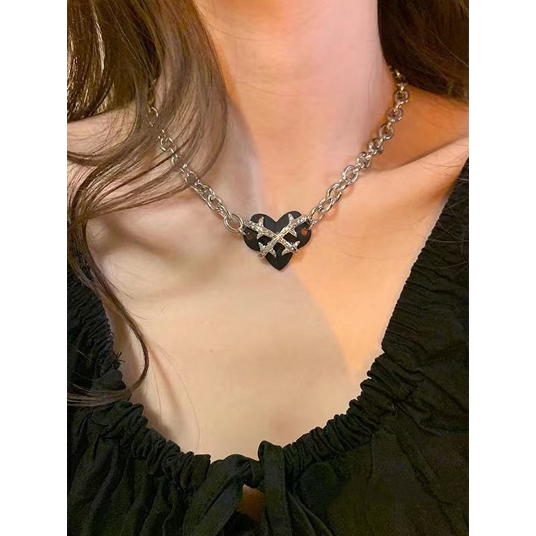 Vòng Cổ choker Mặt Trái Tim Màu Đen Phong Cách Hip Hop gothic Punk Ngọt Ngào Và Mát Mẻ Dành Cho Bạn Nữ clavicl HB