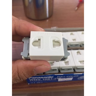 (HẠT NHỎ) Ổ CẮM PANASONIC CÓ MÀN CHE WNV 1081-7W DÒNG FULL