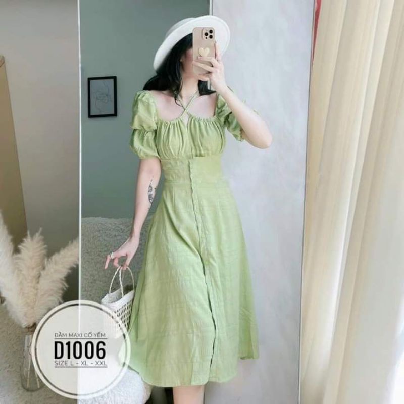 Đầm maxi cổ yếm