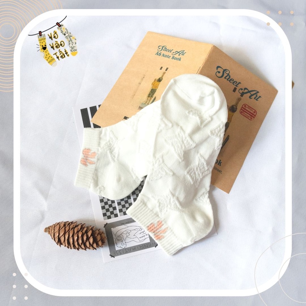 TẤT VỚ NỮ CỔ NGẮN HỌA TIẾT GÂN NỔI TRẮNG KEM