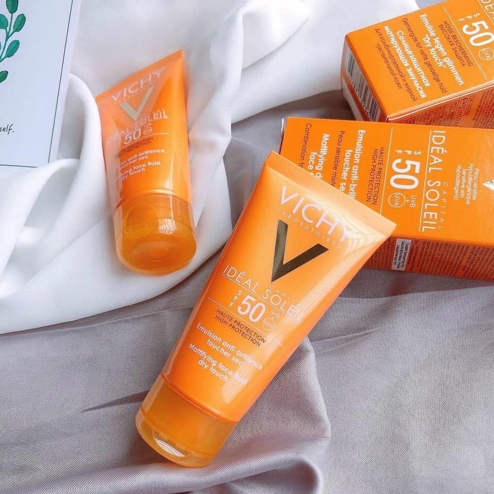Kem Chống Nắng Vichy [ SALE 50% ] Không Gây Nhờn Rít Không Màu SPF50+ 50ml | BigBuy360 - bigbuy360.vn
