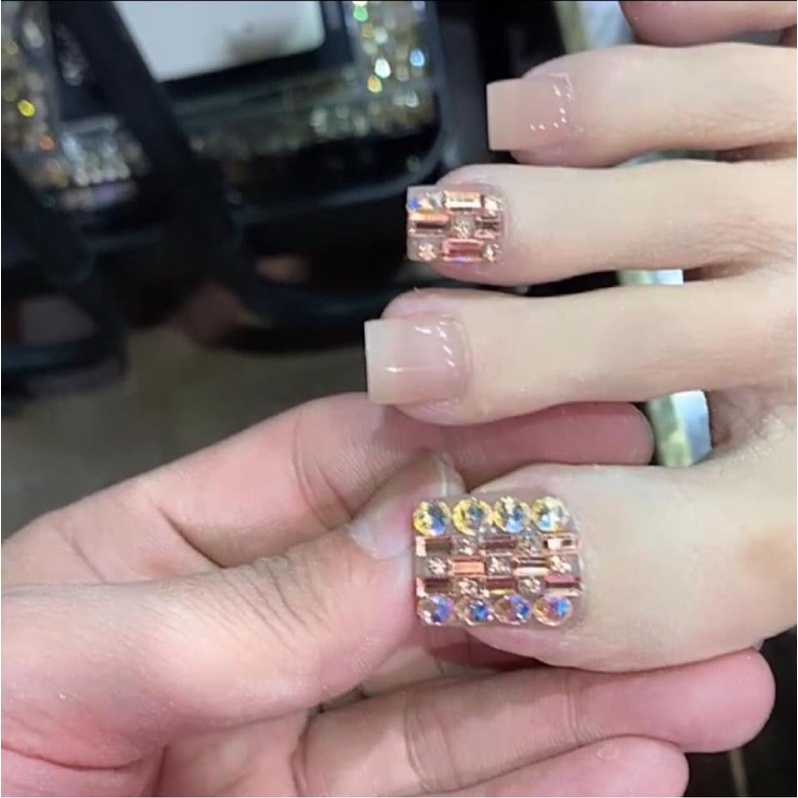 Đá miếng đính móng