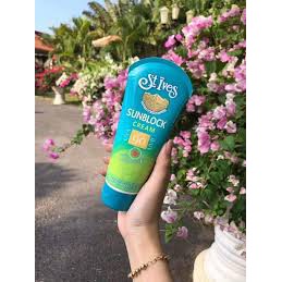 Kem Chống Nắng Toàn Thân Stives Sunblock SPF-90